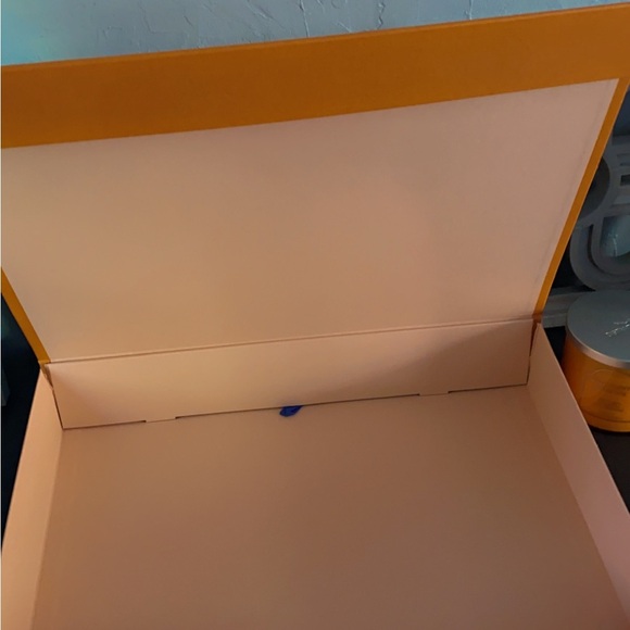 Louis Vuitton Signature Orange Gift Box - Picture 2 of 5